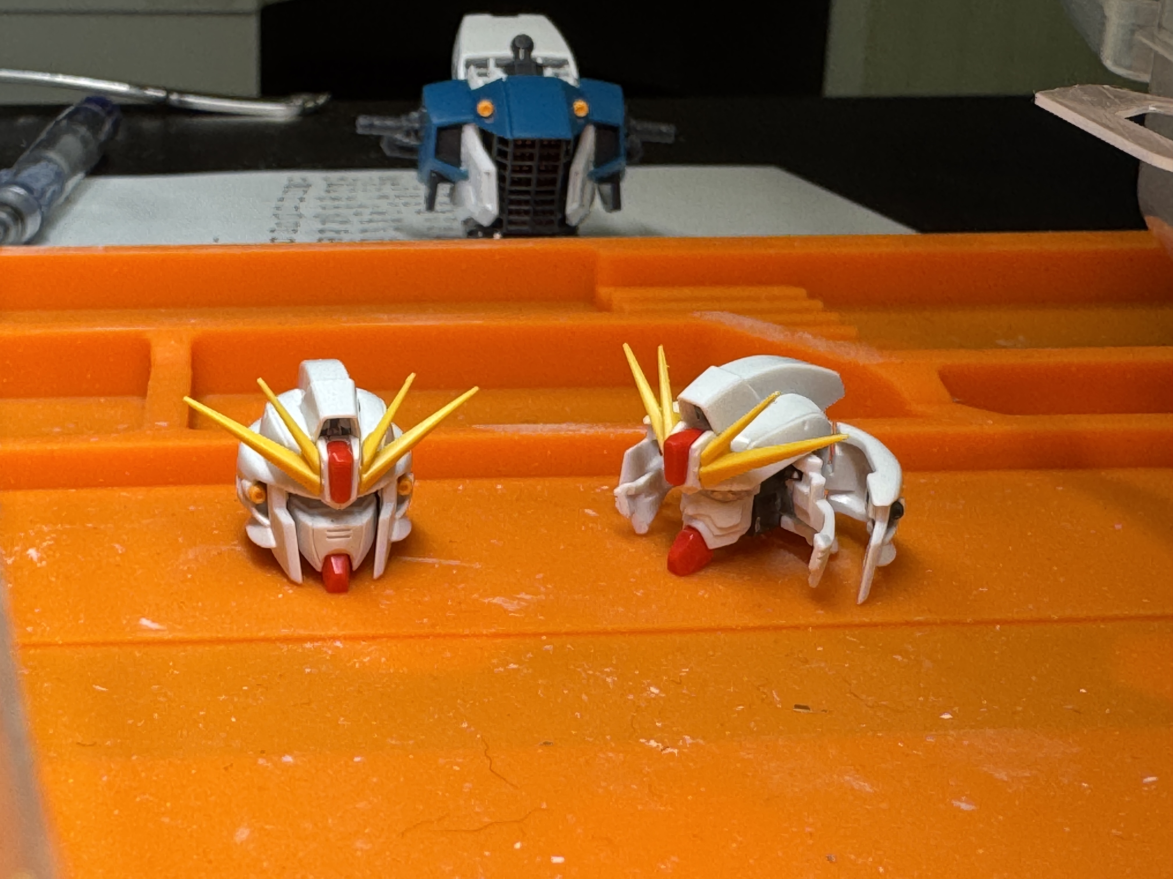 F91 helmet opening gimmick